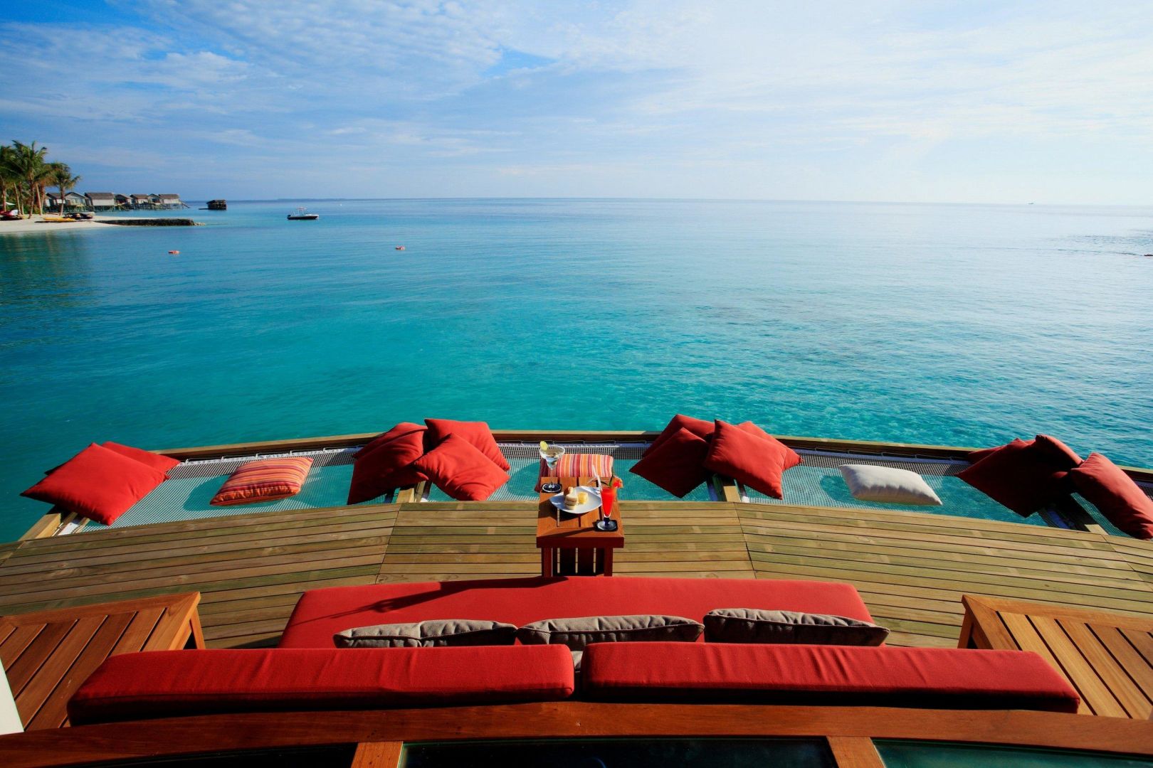 Malediven Centara Ras Fushi Resort Spa Strand Bar