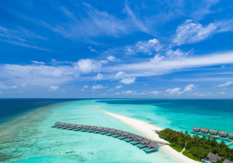 Malediven Kramathi Maldives Resort Wasserbungalow